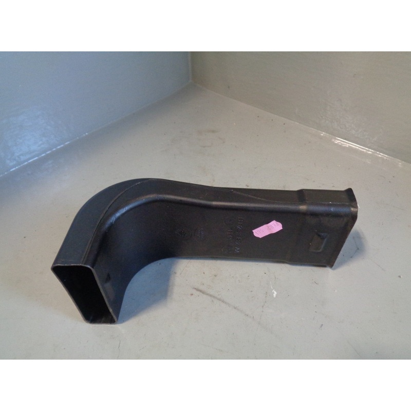 Range Rover Evoque Air Vent Pipe BJ32-113B12-AA Near Side L538 2011 to 2018