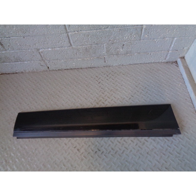 Range Rover Evoque Door Moulding Trim Near Side Front Santorini 2011 to 2018