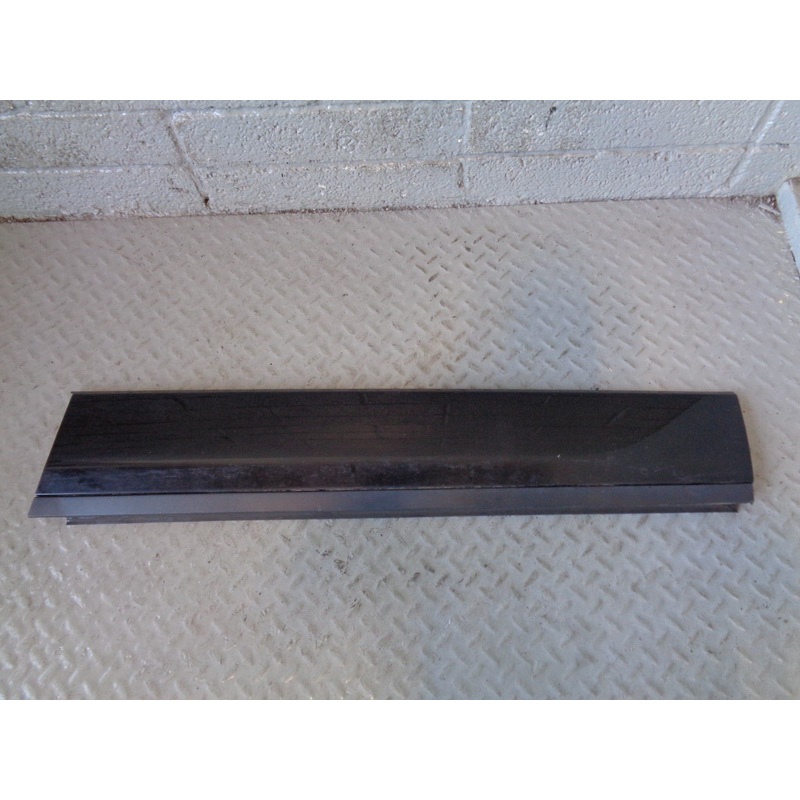 Range Rover Evoque Door Moulding Trim Off Side Front Santorini 2011 to 2018