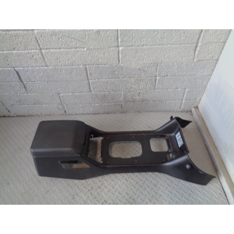 Discovery 2 Centre Console Arm Rest Black Auto Land Rover 2002 to 2004 L190724