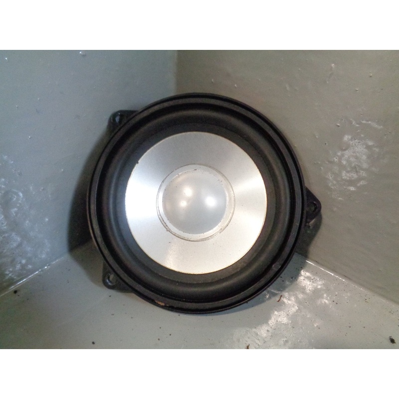 Range Rover L322 D Pillar Rear Speaker XQM000400 Left or Right 2002 to 2006