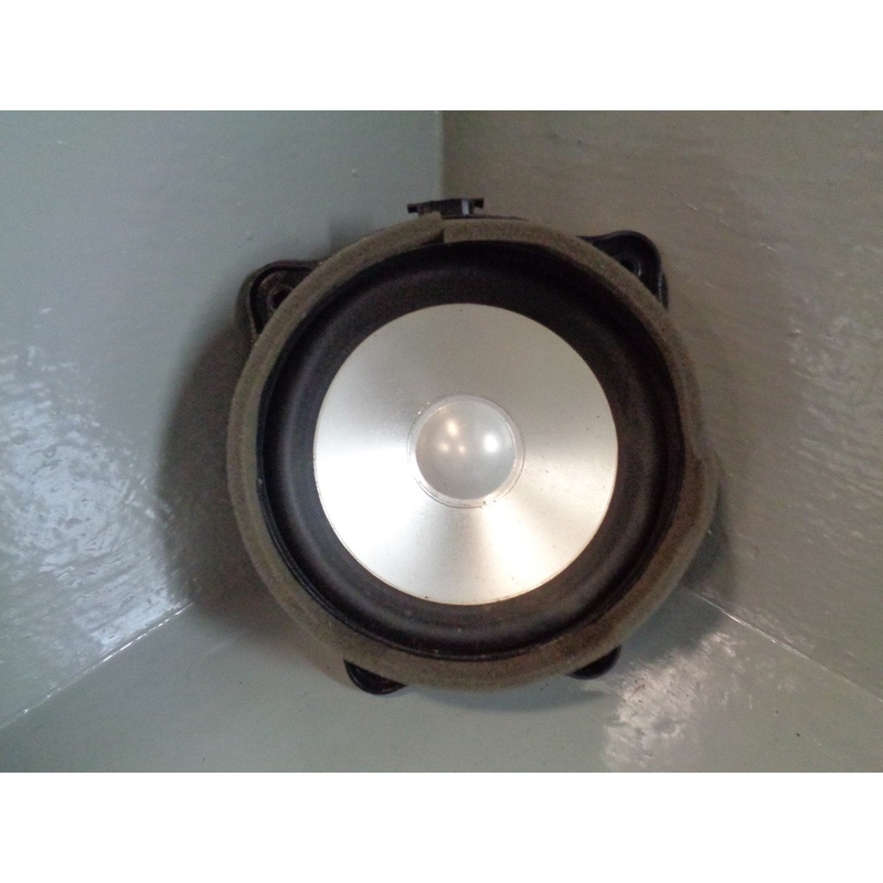 Range Rover L322 Rear Door Speaker XQM500100 Left or Right 2002 to 2006