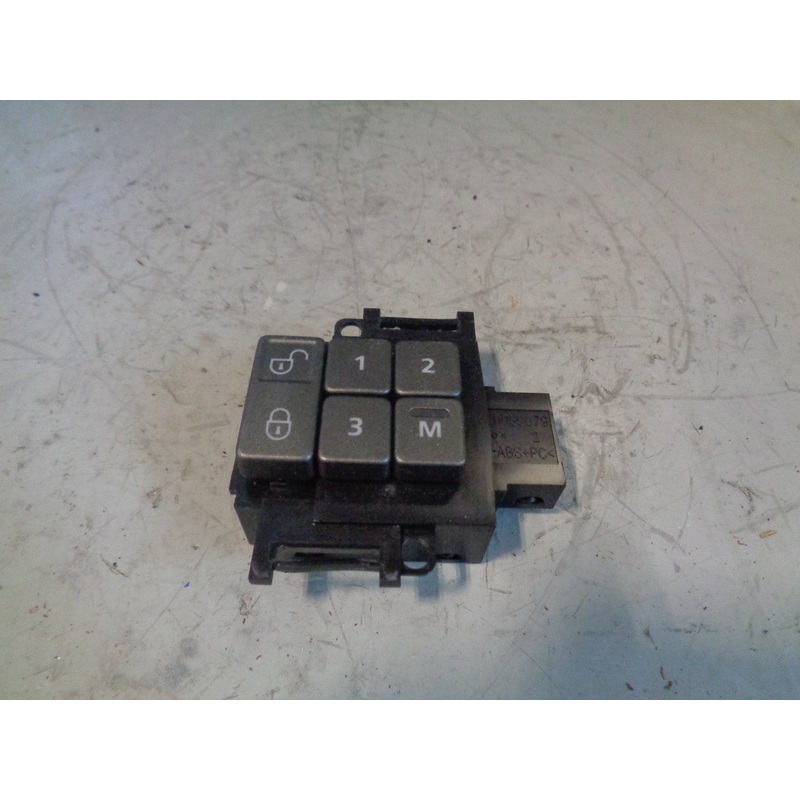 Discovery 4 Off Side Front Door Locking Switch AH22-14776 AA Land Rover
