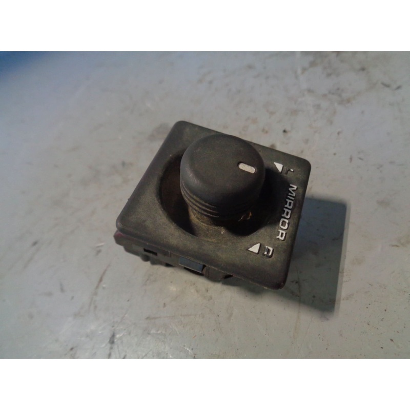 Freelander 1 Electric Mirror Adjust Switch AMR2498 Land Rover 1998 to 2006
