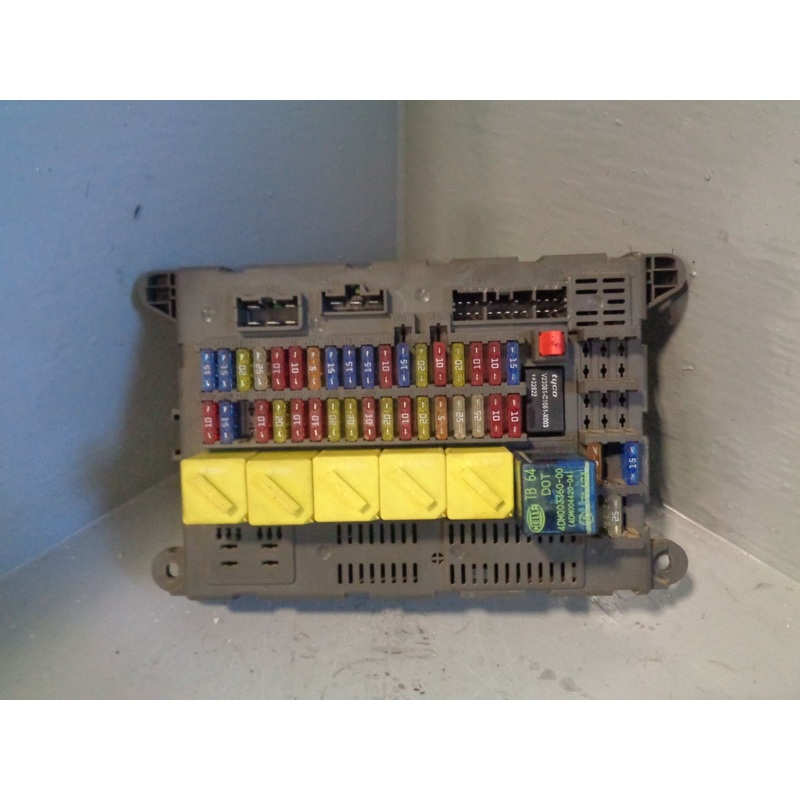 Freelander 1 Fuse Box Internal Under Dash YQE000341 1998 to 2006 Land Rover