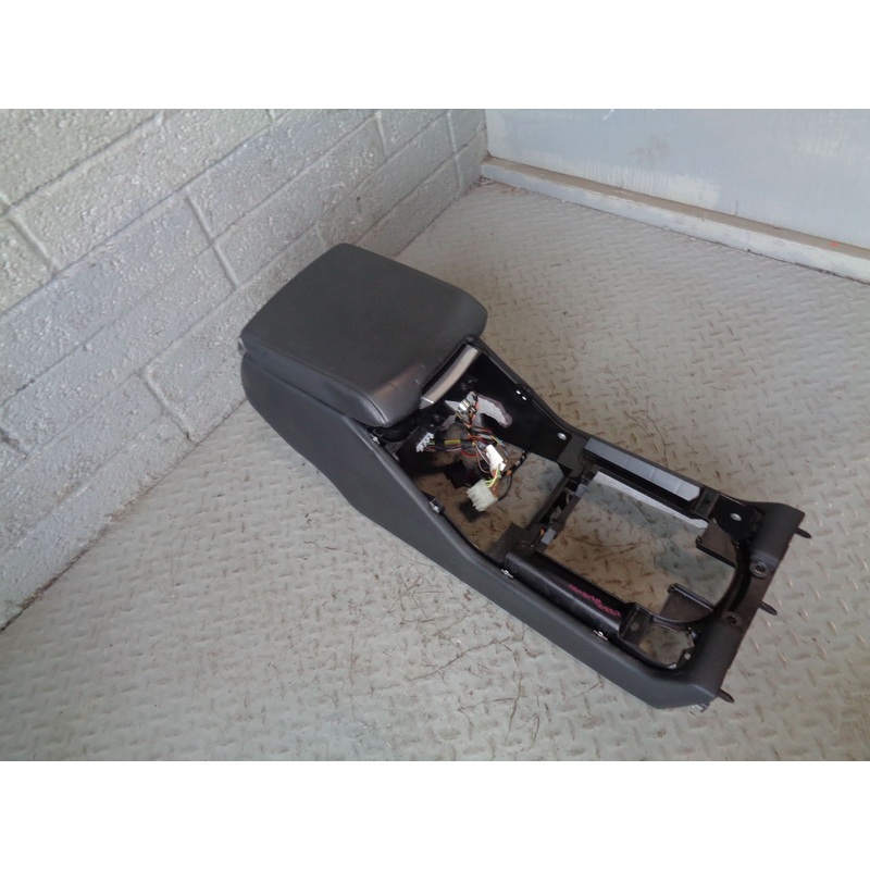 Range Rover L322 Centre Console Arm Rest in Black Leather 2002 to 2006 L18094