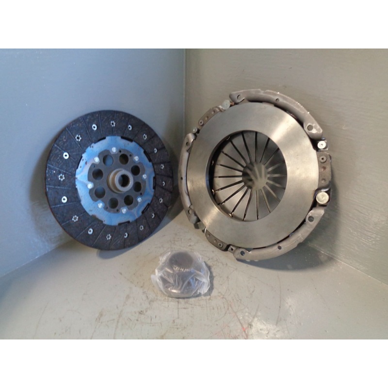 2.5 TD5 Clutch Plate and Cover Land Rover Discovery 2 Defender Valeo