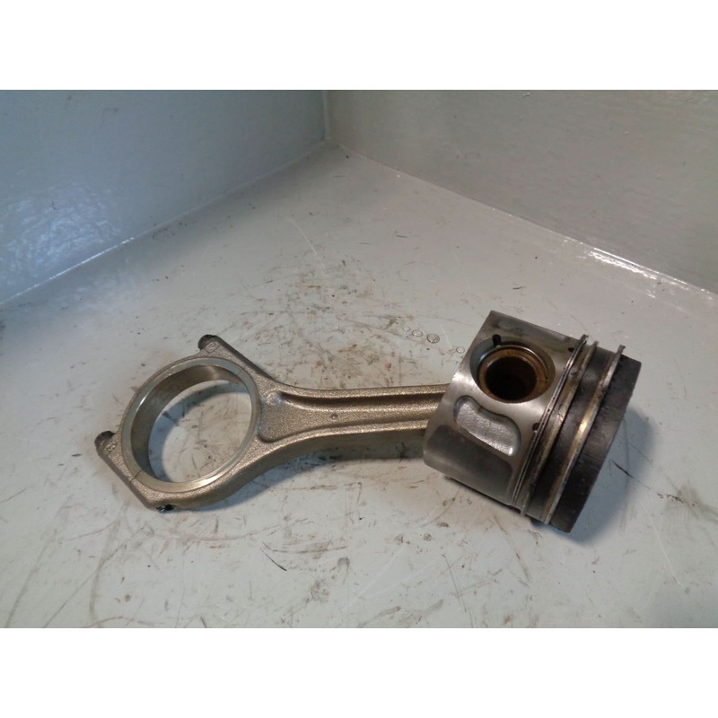 3.0 TDV6 Piston and Con Rod Land Rover Discovery 4 Range Rover Sport L320 L405