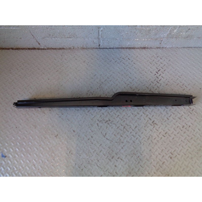 Defender 110 130 or Series 3 LWB B Pillar Post Land Rover 1971 to 2016