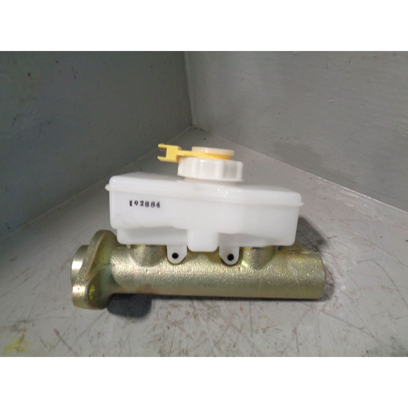 Defender 90 / 110 Brake Master Cylinder NRC9529 Non ABS Land Rover 1983 to 2006