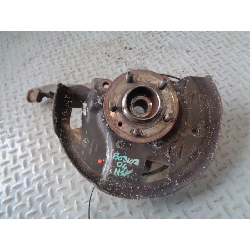 Discovery 4 Hub Near Side Front with ABS Sensor Land Rover 2009 to 2016 B03102