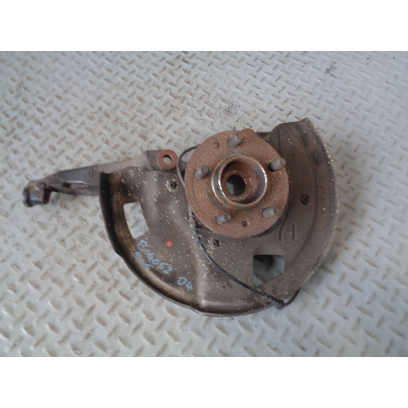 Discovery 4 Hub Near Side Front with ABS Sensor Land Rover 2009 to 2016 B04052