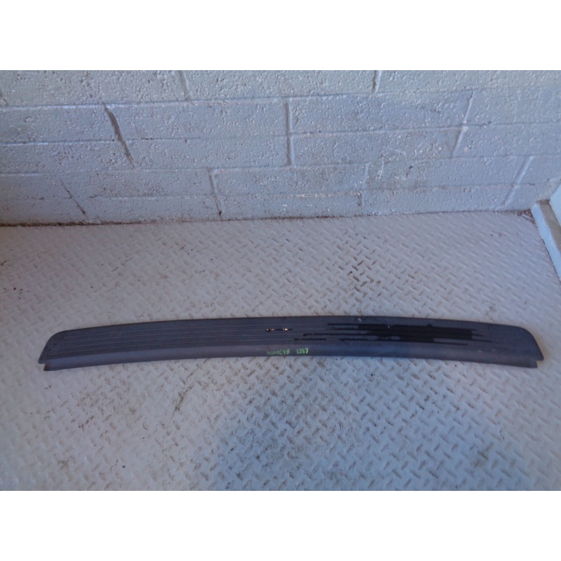 Range Rover L322 Bumper Rear Top Scuff Plate Panel Trim 7003565 2002 to 2009
