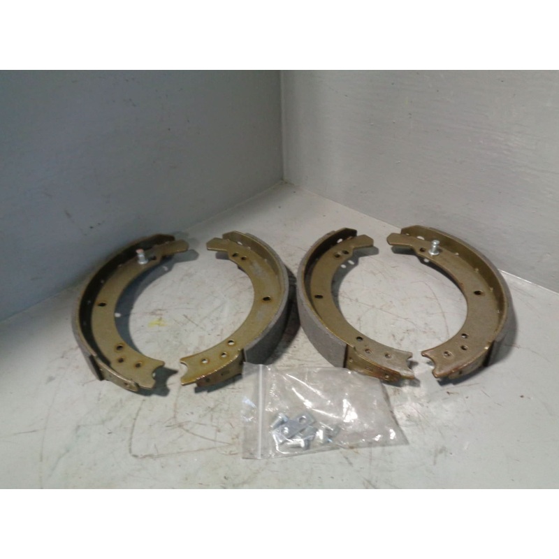 Series 2a 3 Defender SWB Brake Shoes Rear STC3821 Land Rover 1961 to 1983