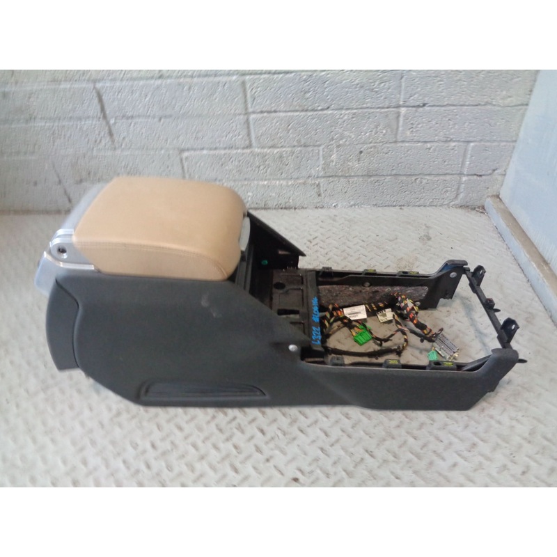 Range Rover L322 Leather Arm Rest Centre Console Sand 12v Aux Facelift L04114