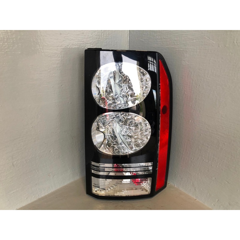 Discovery 4 Rear Light Off Side Right Tail Lamp Land Rover 2014 to 2016 K19085