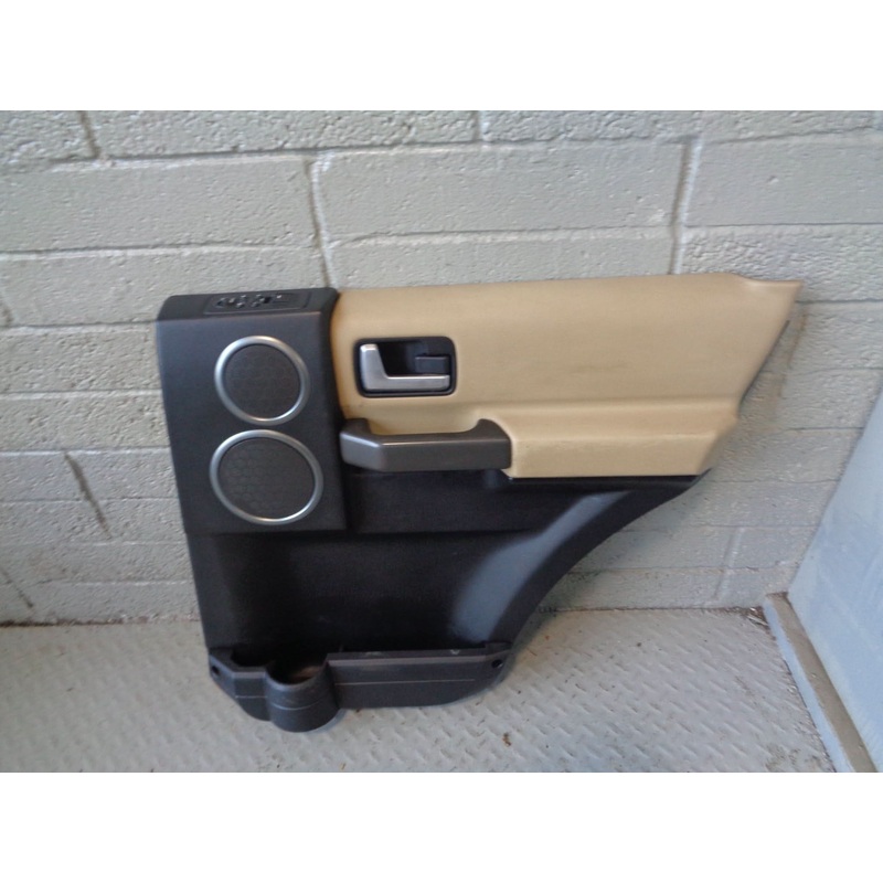 Discovery 3 Door Card Alpaca Off Side Rear Logic 7 2004 to 2009 L22114