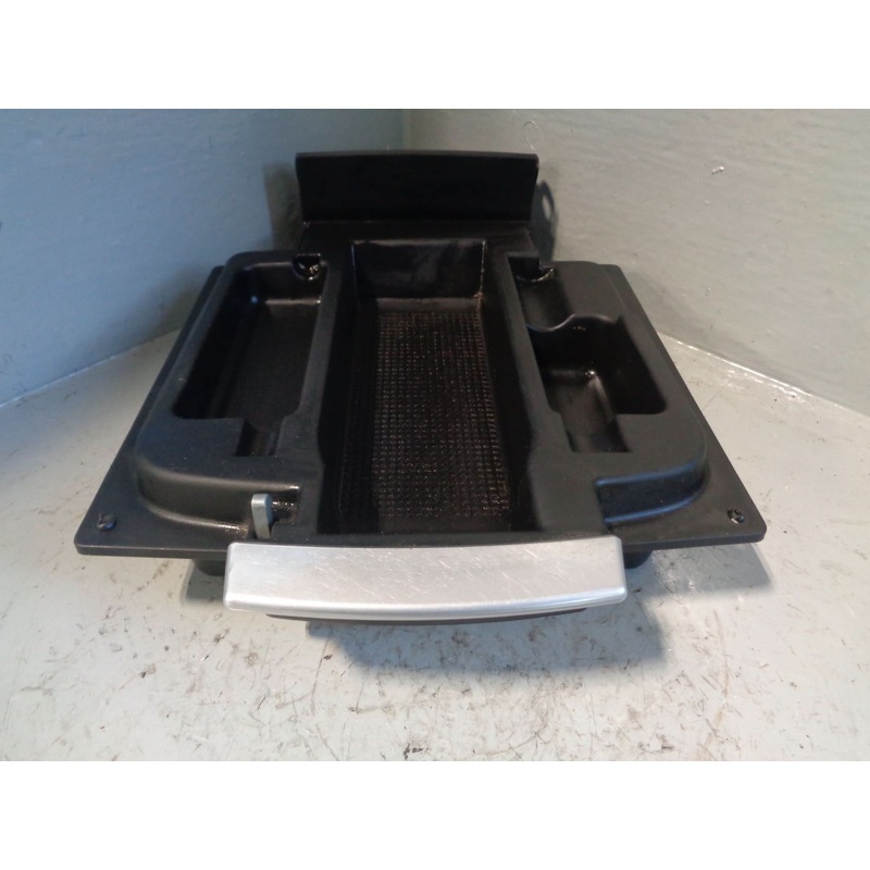 Range Rover L322 Centre Console Lid with Release Catch 2006 to 2012