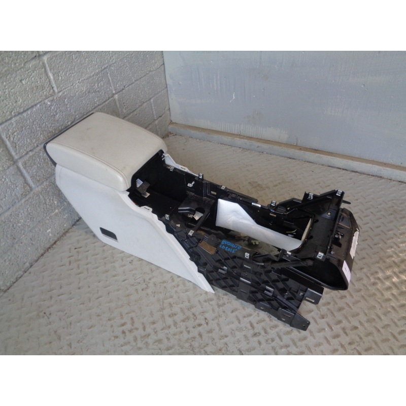 Range Rover Evoque Centre Console Cirrus Arm Rest Leather L538 3 Door