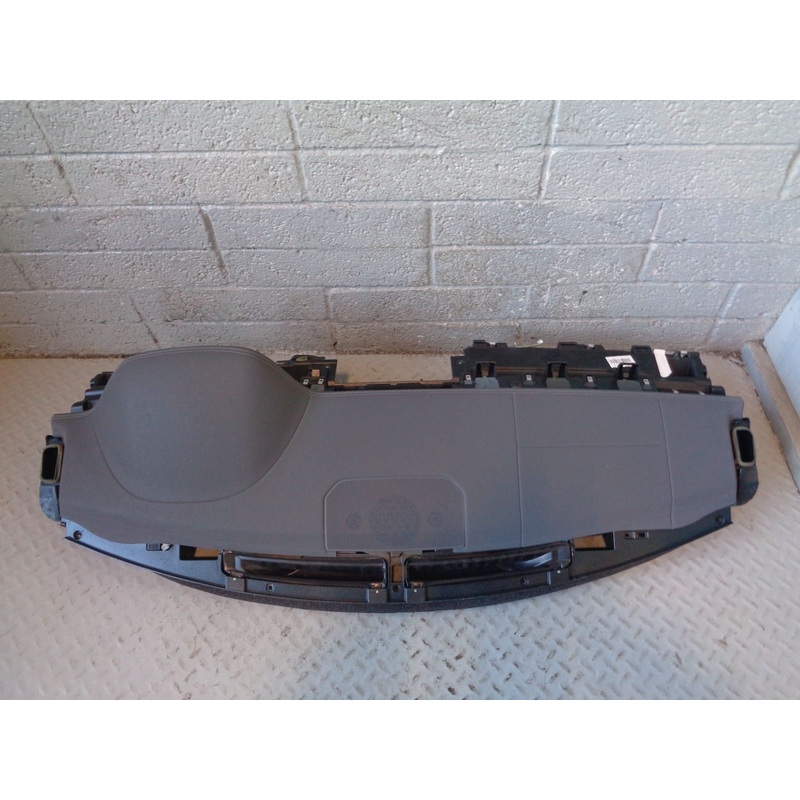 Range Rover Evoque Dashboard with Passenger Airbag Black 2011 to 2015 L02015