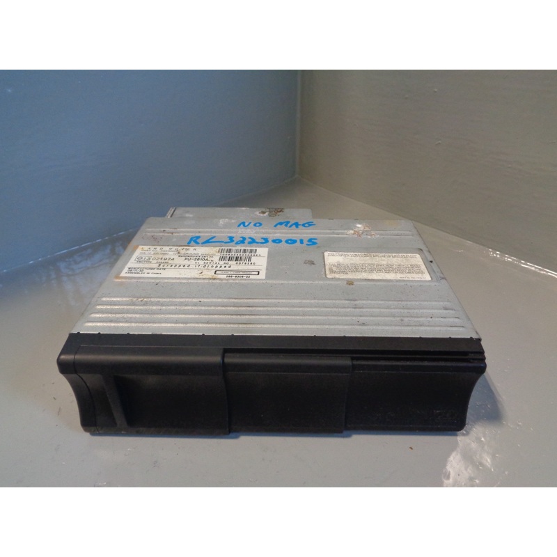 Range Rover L322 CD Multi Changer XQE500202 6 Disc Clarion 2005 to 2010 R30015