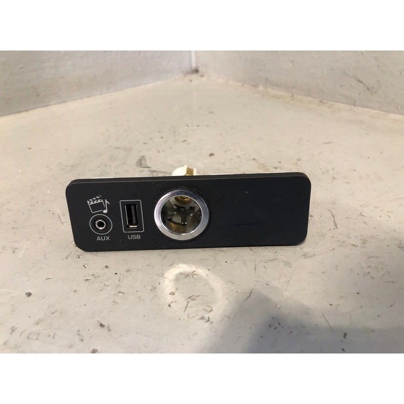 Range Rover L405 Aux USB 12V Ports Connection Unit CPLA-19C166-CB 2013 to 2017