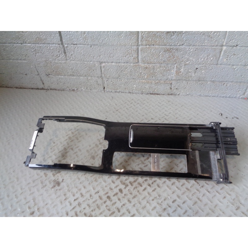 Range Rover L405 Centre Console Trim Surround Black Cup Holders RHD 2013 to 2017