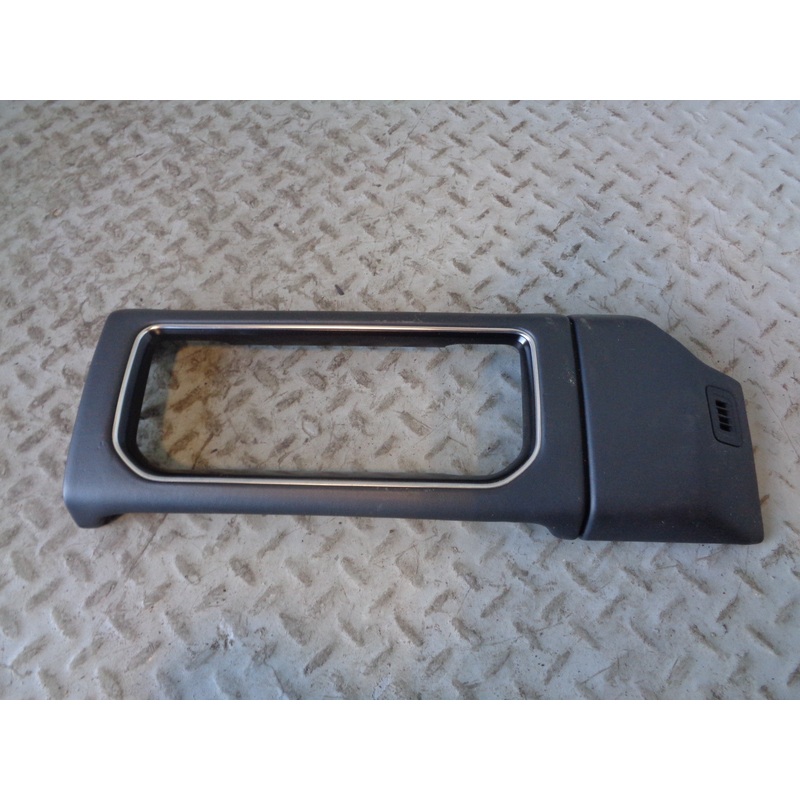 Range Rover L405 Sat Nav Screen Surround Trim in Ebony Black 2013 to 2017