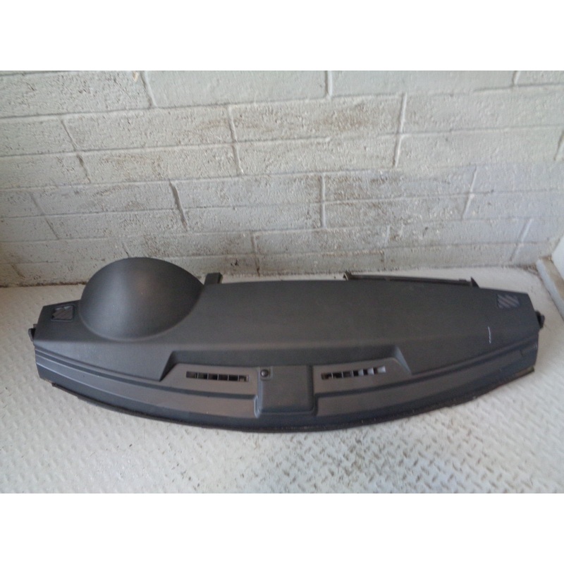 Discovery 3 Dashboard Black with Passenger Airbag for Sat Nav Vehicles K16025