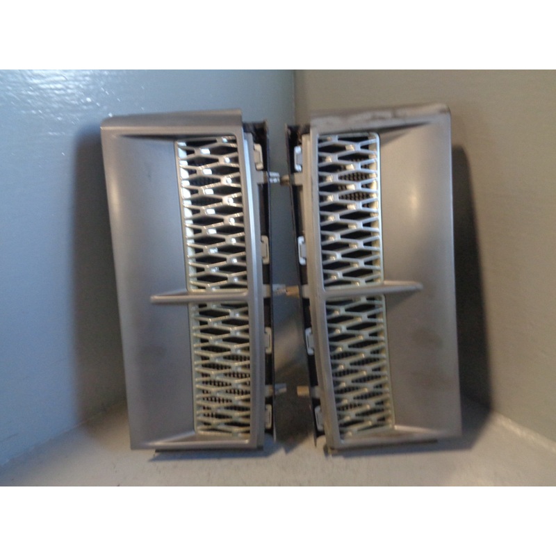 Range Rover L322 Wing Side Grilles Vents Supercharged 2002 to 2009 R24025