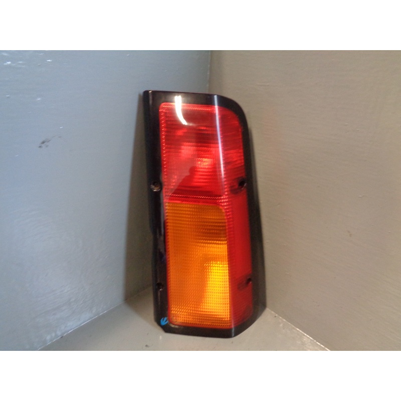 Discovery 2 Rear Light Upper Facelift Off Side Right Land Rover R05035
