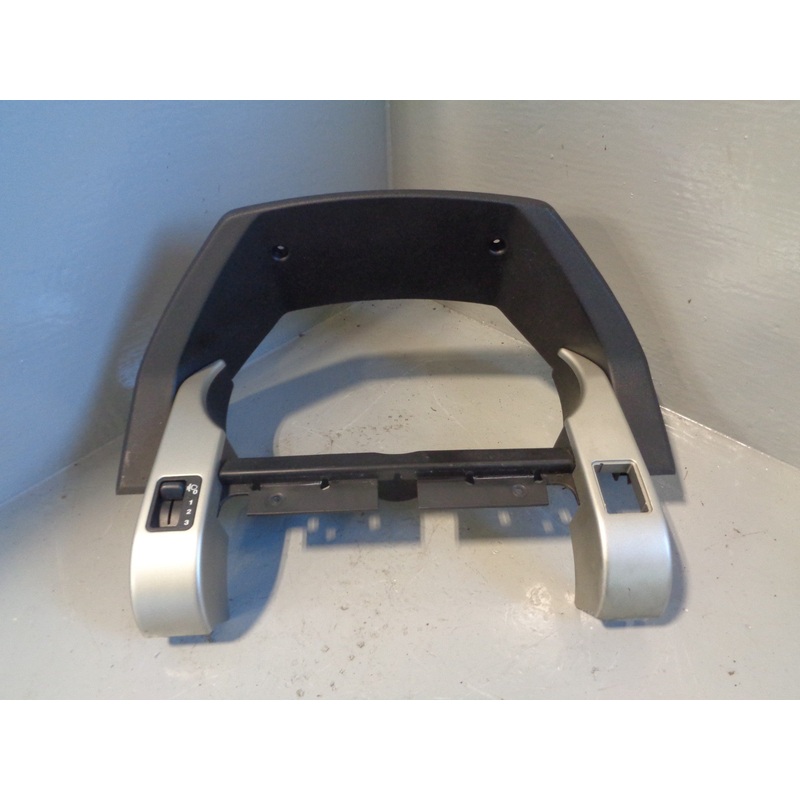 Freelander 1 Instrument Cluster Surround Facelift Land Rover 2004 to 2006 R17035