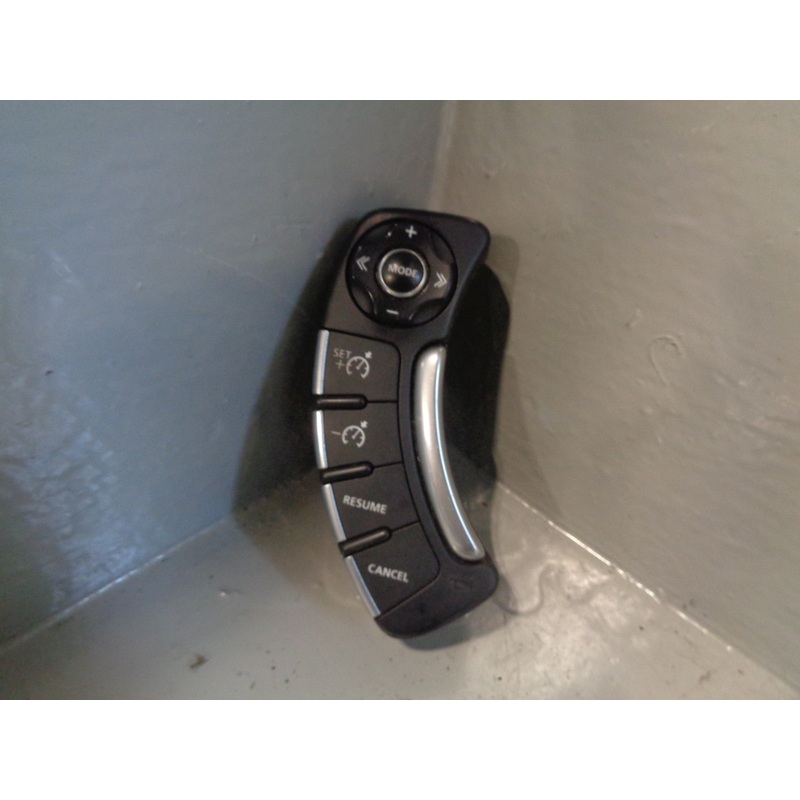 Range Rover L322 Cruise Control Steering Wheel Switches AH42-13D767-AC-1