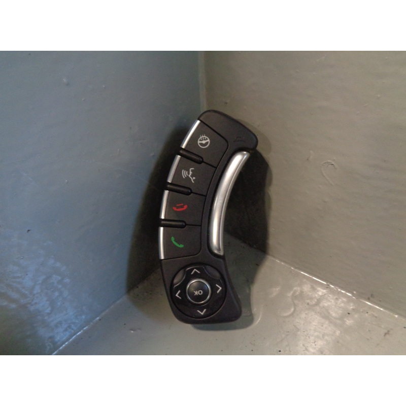 Range Rover L322 Phone Heated Steering Wheel Switches AH42-13D767-DC-1 Facelift