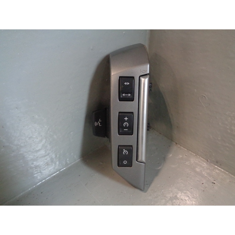 Steering Wheel Cruise Controls Discovery 3 Range Rover Sport XPD500850