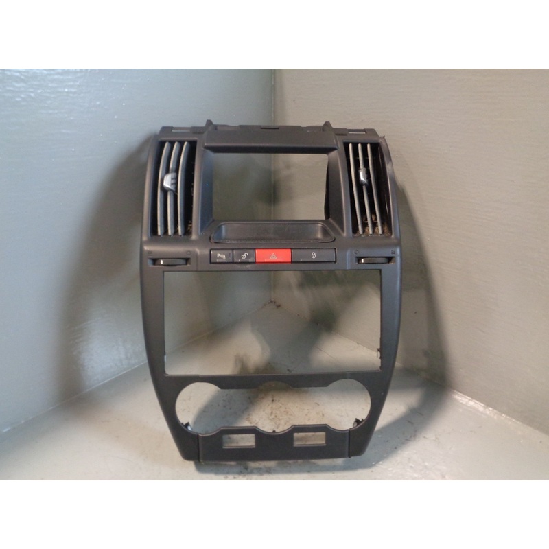 Freelander 2 Centre Dashboard Vents Panel Black Land Rover 2006 to 2011 R25035