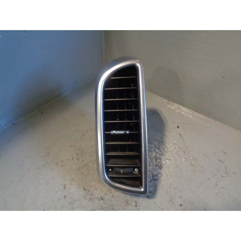 Porsche Cayenne 958.1 92A Air Vent Near Side Centre Dashboard 7P5.819.727.A