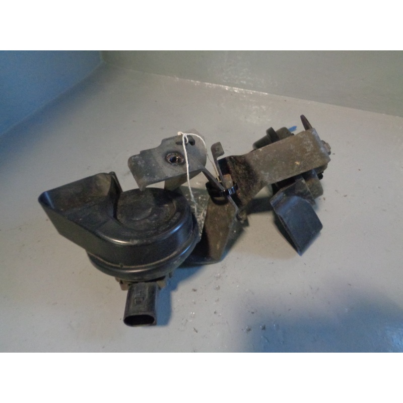 Porsche Cayenne 958 92A Horns Pair Of Two Tone Horns 2011 to 2018