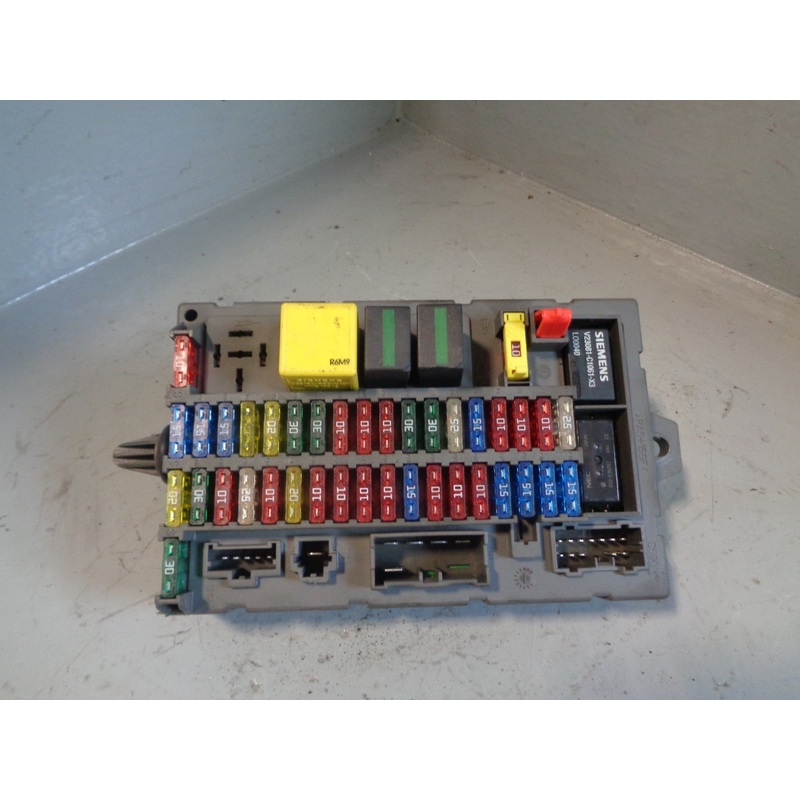 Discovery 2 Fuse Box Internal Under Dash YQE000110 1998 to 2004 Land Rover
