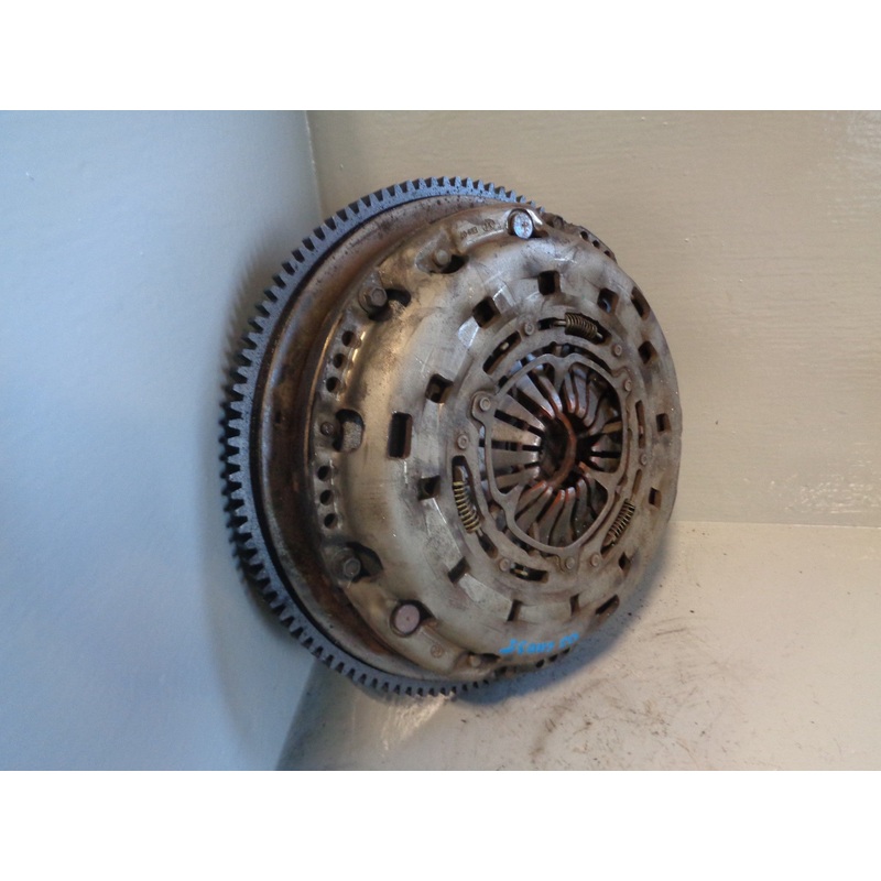 Discovery 3 Clutch Dual Mass Flywheel  2.7 TDV6 Land Rover 2004 to 2009 L11035