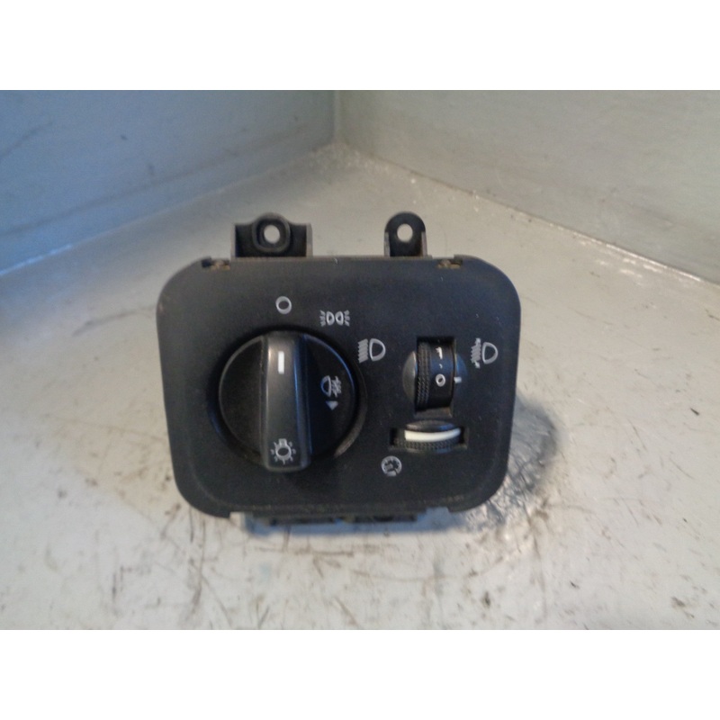 Discovery 3 Headlight Switch Level Auto YUD501470PVJ Land Rover 2004 to 2009