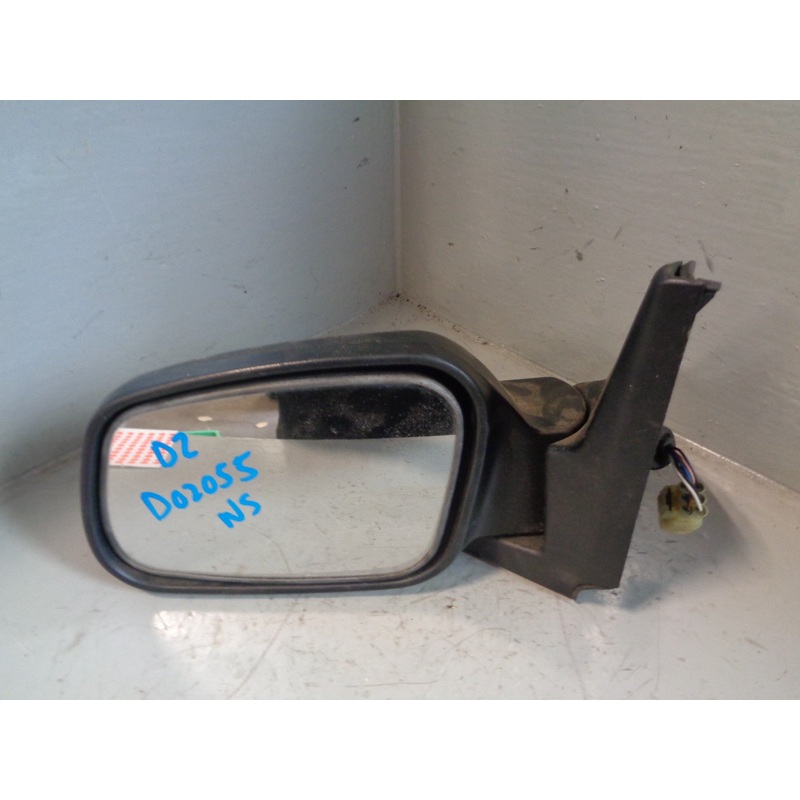 Discovery 2 Electric Mirror CRB109330 Near Side Land Rover 1998 to 2004 D02055
