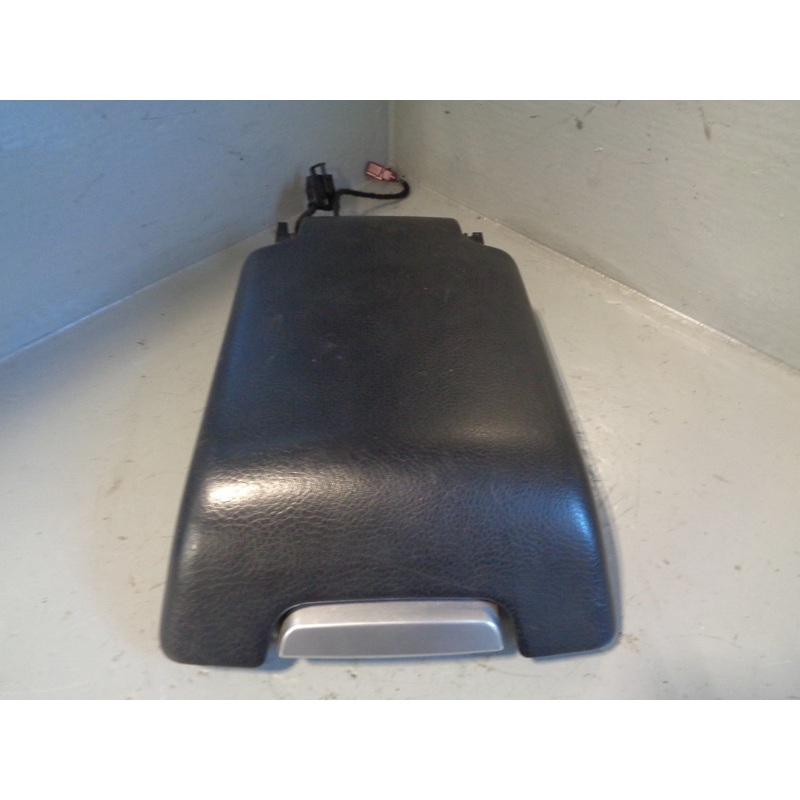 Discovery 3 Centre Console Lid Arm Rest Grain Leather Land Rover R24045