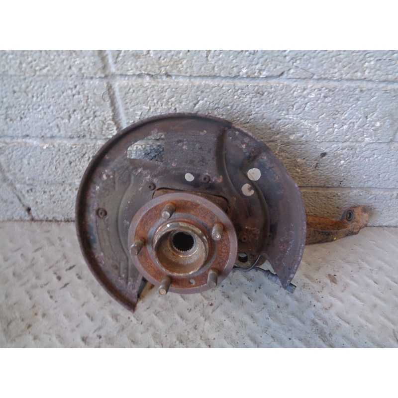 Discovery 3 Hub Near Side Front with ABS Sensor Land Rover 2004 to 2009 K07045