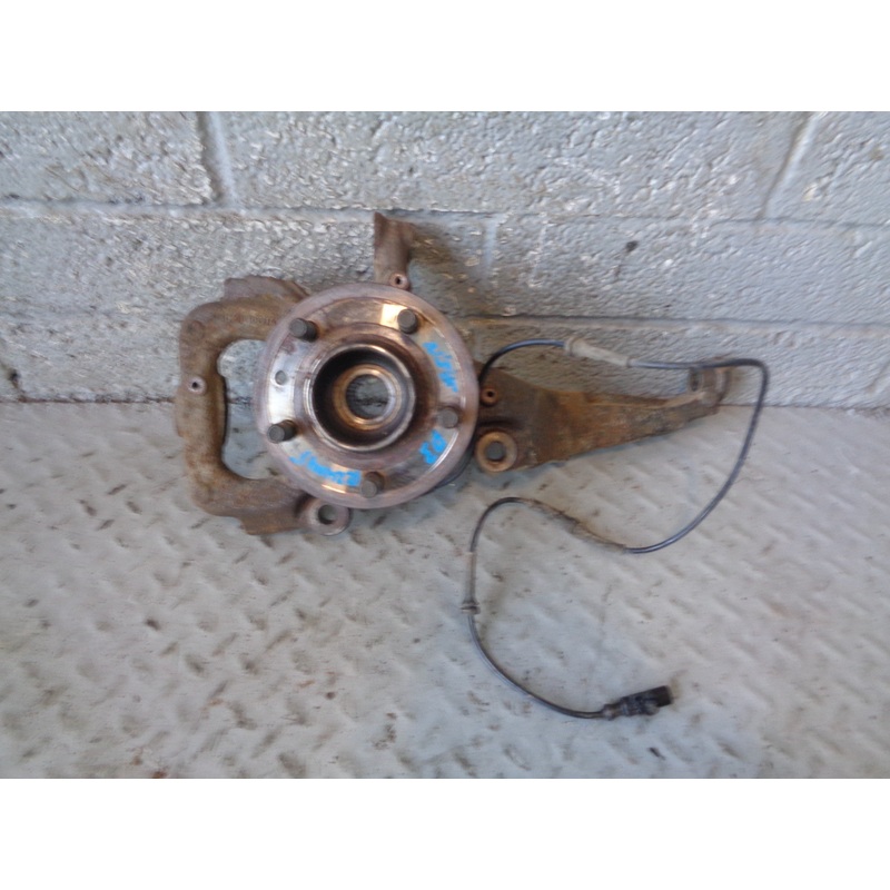 Discovery 3 Hub Near Side Front with ABS Sensor Land Rover 2004 to 2009 R24045