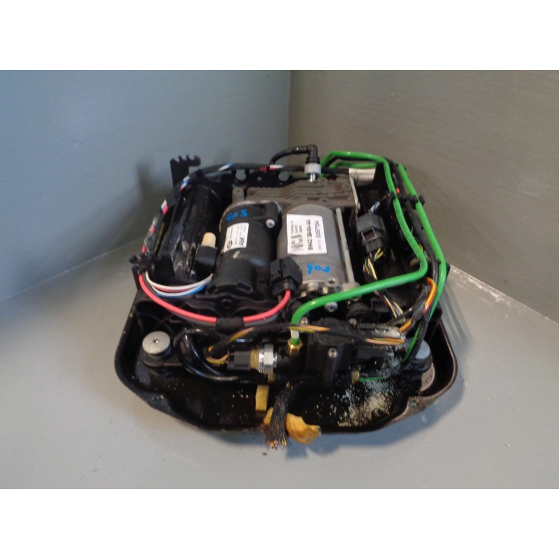 Range Rover L322 Air Suspension Compressor Pump AMK RQU500302 L24045