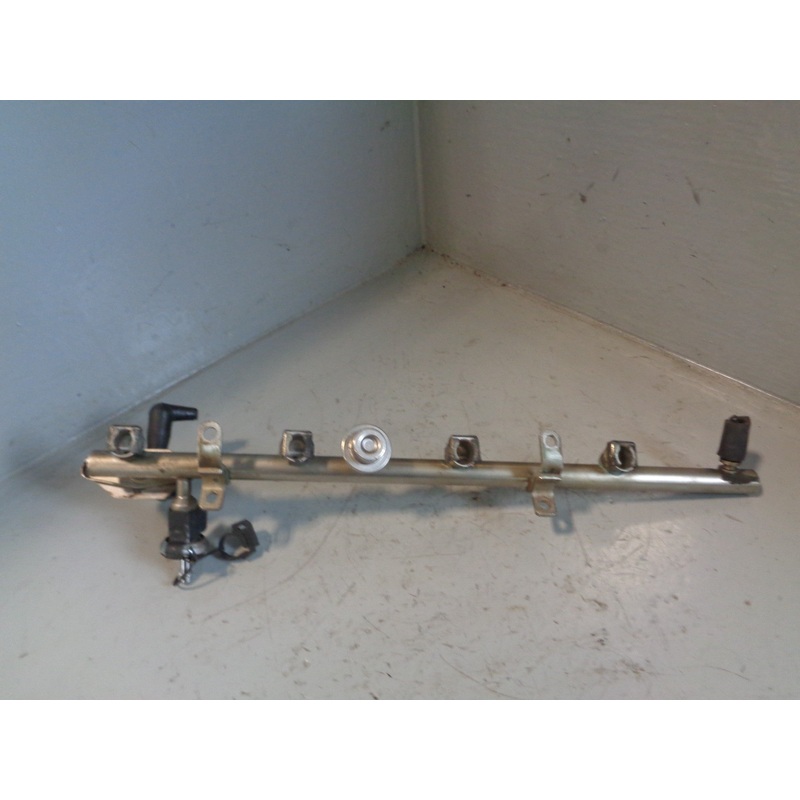 Range Rover L322 Fuel Injector Rail Petrol 4.2 V8 Supercharged AJ-V8 Near Side