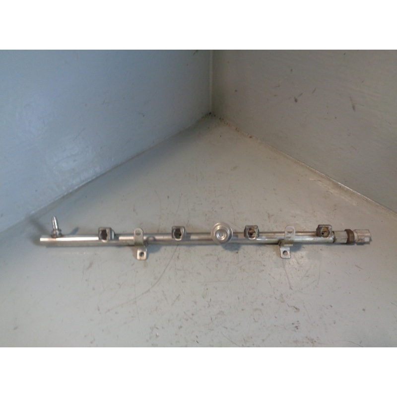 Range Rover L322 Fuel Injector Rail Petrol 4.2 V8 Supercharged AJ-V8 Off Side