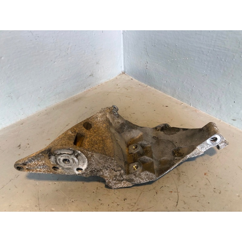 Discovery 4 Alternator Bracket Mount 3.0 TDV6 CPLA-10239-AC Land Rover Gen 2