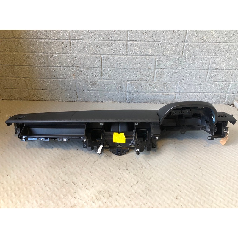 Discovery 4 Dashboard Black Land Rover Sat Nav Land Rover 2009 to 2016 K19085